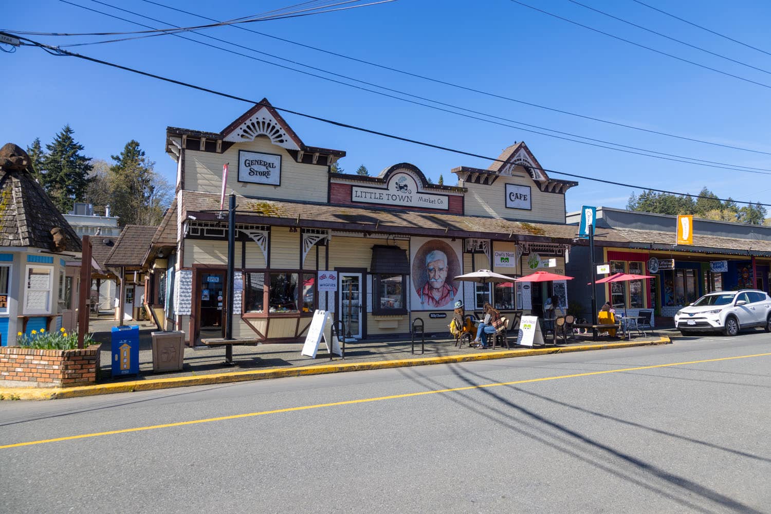 Charming storefronts in the town of Chemainus BC